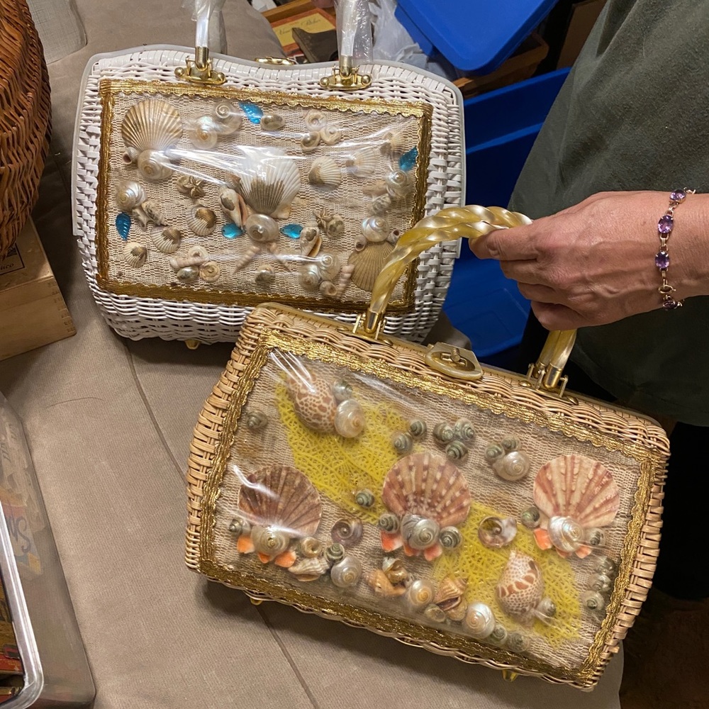 Vintage Atlas Seashell Wicker Purse